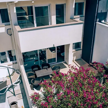 Villa Tina Novalja Exterior photo